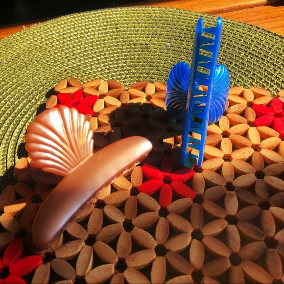 FREE w/ any purchase 💌 - Picture 6 of 7